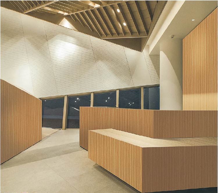 តើខ្សែភាពយន្ត PVC ដោយខ្លួនឯងអាចធ្វើឱ្យអ្នកមានភាពប្រសើរឡើងវិញនូវបញ្ជរហាងរបស់អ្នកយ៉ាងដូចម្តេច?